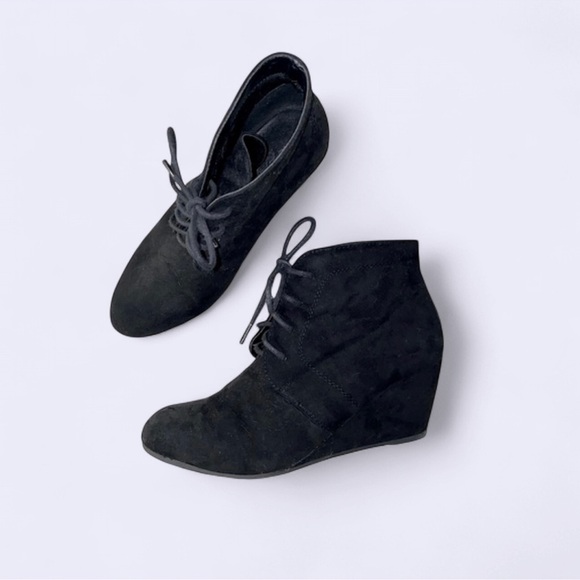 Charlotte Russe Women’s Size 9 Black Suede Wedge Ankle Booties - Picture 1 of 6
